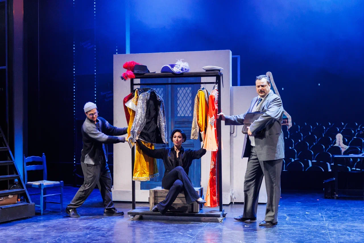 В театре «Маска» состоялась премьера мюзикла «МАММА МИМО! или Мюзикл пошел не так» (фото 1)