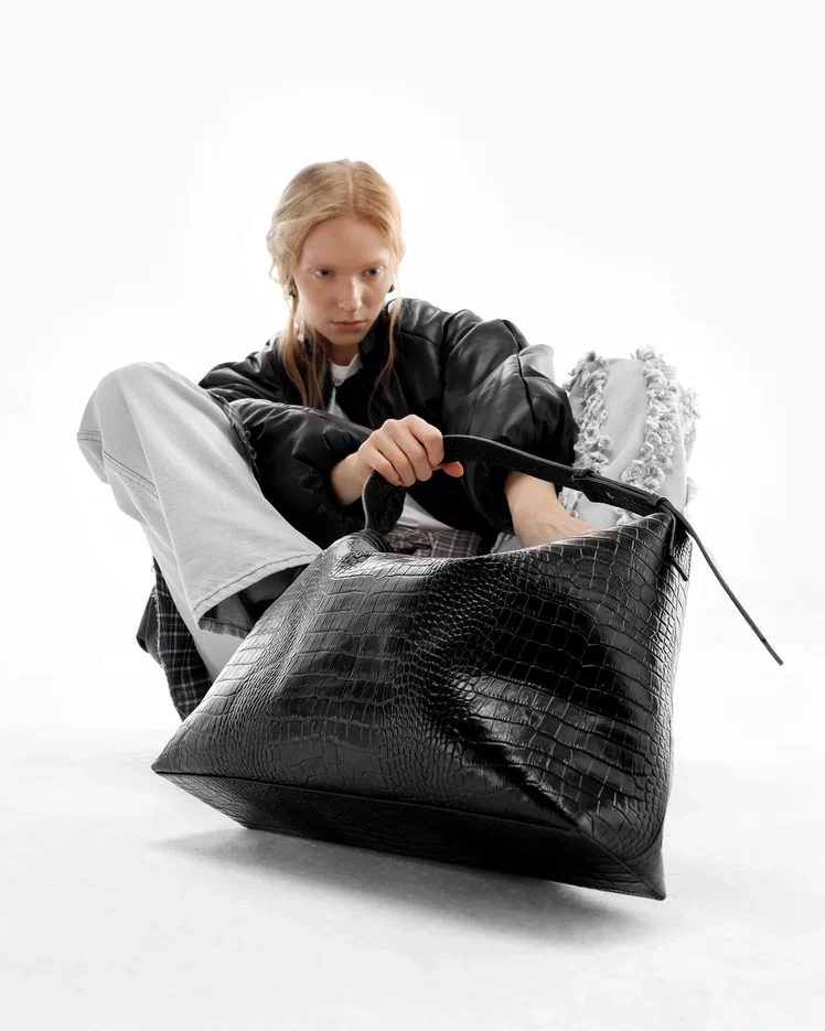 В России запустился бренд сумок THE (фото 8)