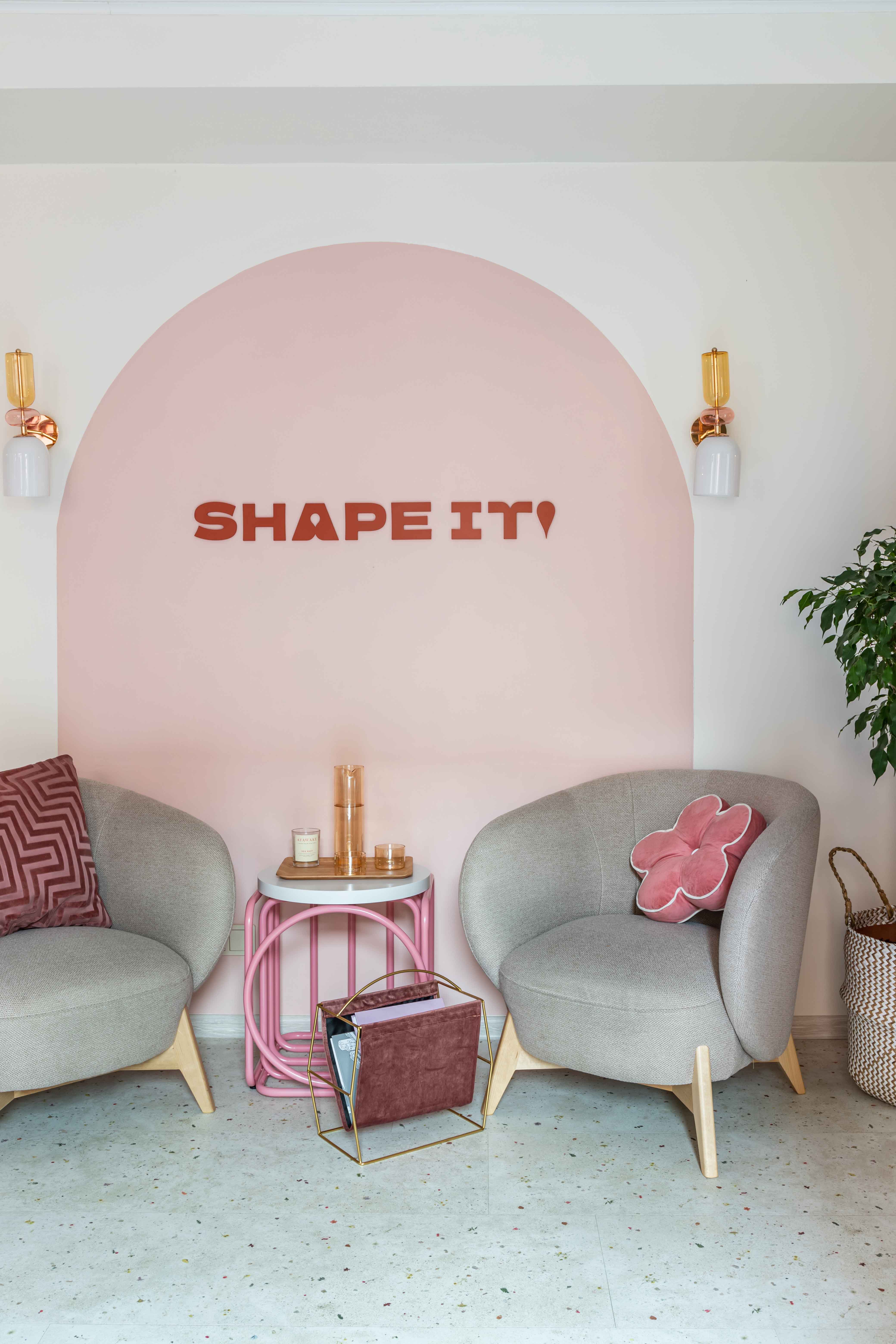 Новости салонов и клиник: кислотный пилинг, мезотерапия без уколов и уход для волос К18 (фото 14)