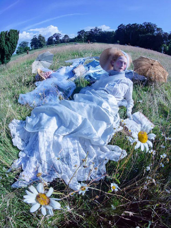 Марго Робби, Тейлор Свифт, Фаррелл Уильямс, Бейонсе и Канье: 2023 год в лицах (фото 21)