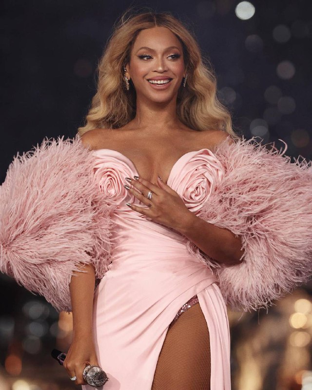 Марго Робби, Тейлор Свифт, Фаррелл Уильямс, Бейонсе и Канье: 2023 год в лицах (фото 28)