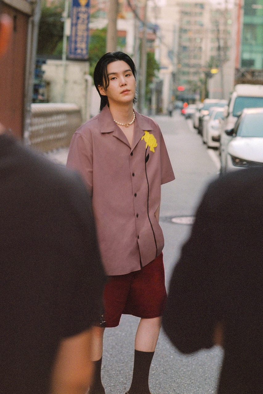 Шуга из BTS снялся в кампании новой коллекции Valentino (фото 3)