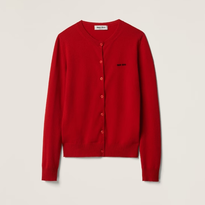 Кашемировый кардиган, сумка Jackie 1961, джинсы-подкова: только 5 покупок в 2024 году. Выбор BURO. (фото 1)