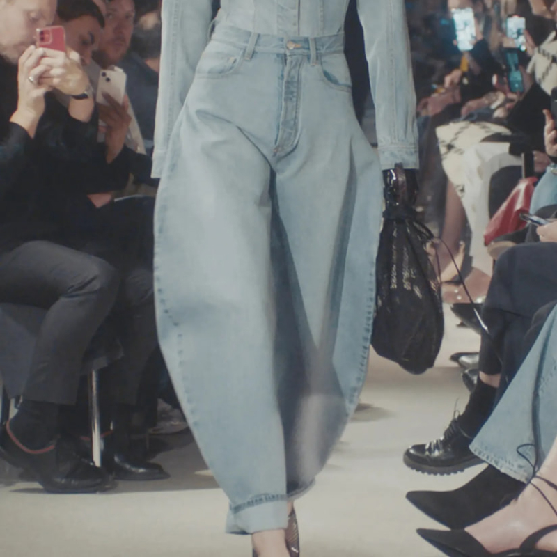 Кашемировый кардиган, сумка Jackie 1961, джинсы-подкова: только 5 покупок в 2024 году. Выбор BURO. (фото 3)