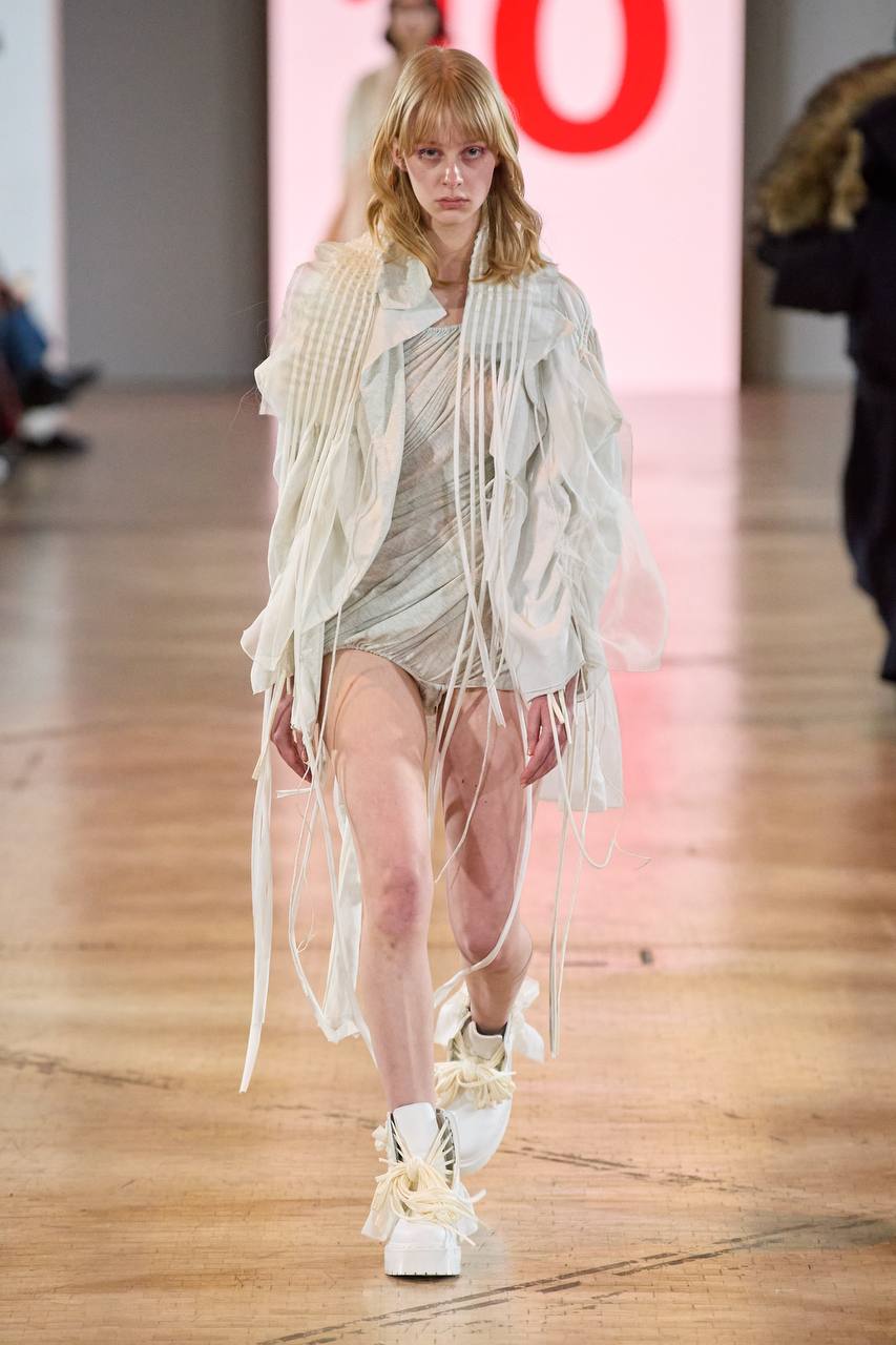 Выпускники Central Saint Martins показали осенние коллекции (фото 3)