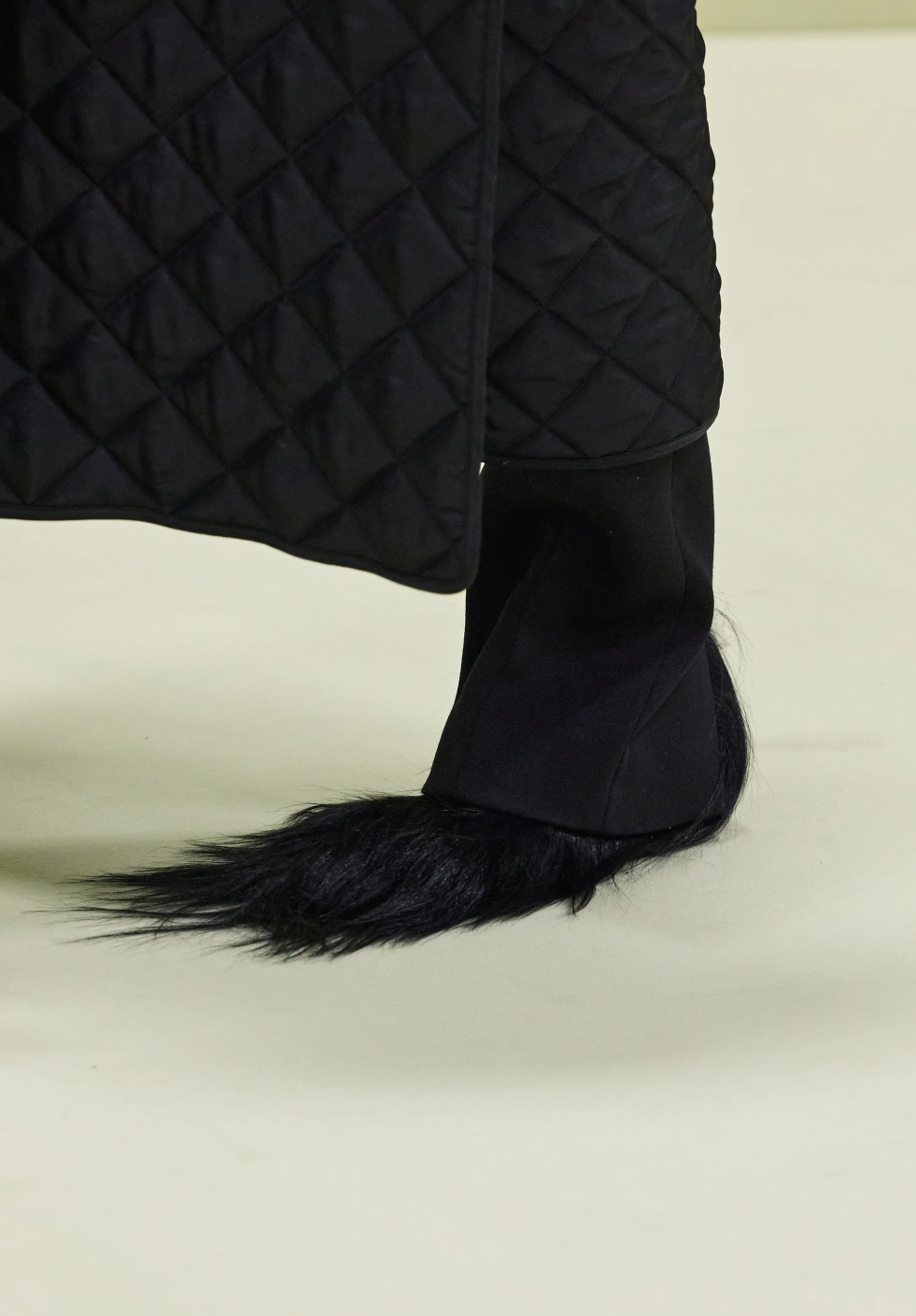 Итоги Недели моды в Милане осень-зима 2024 — 7 трендов, к которым стоит присмотреться уже весной (фото 42)