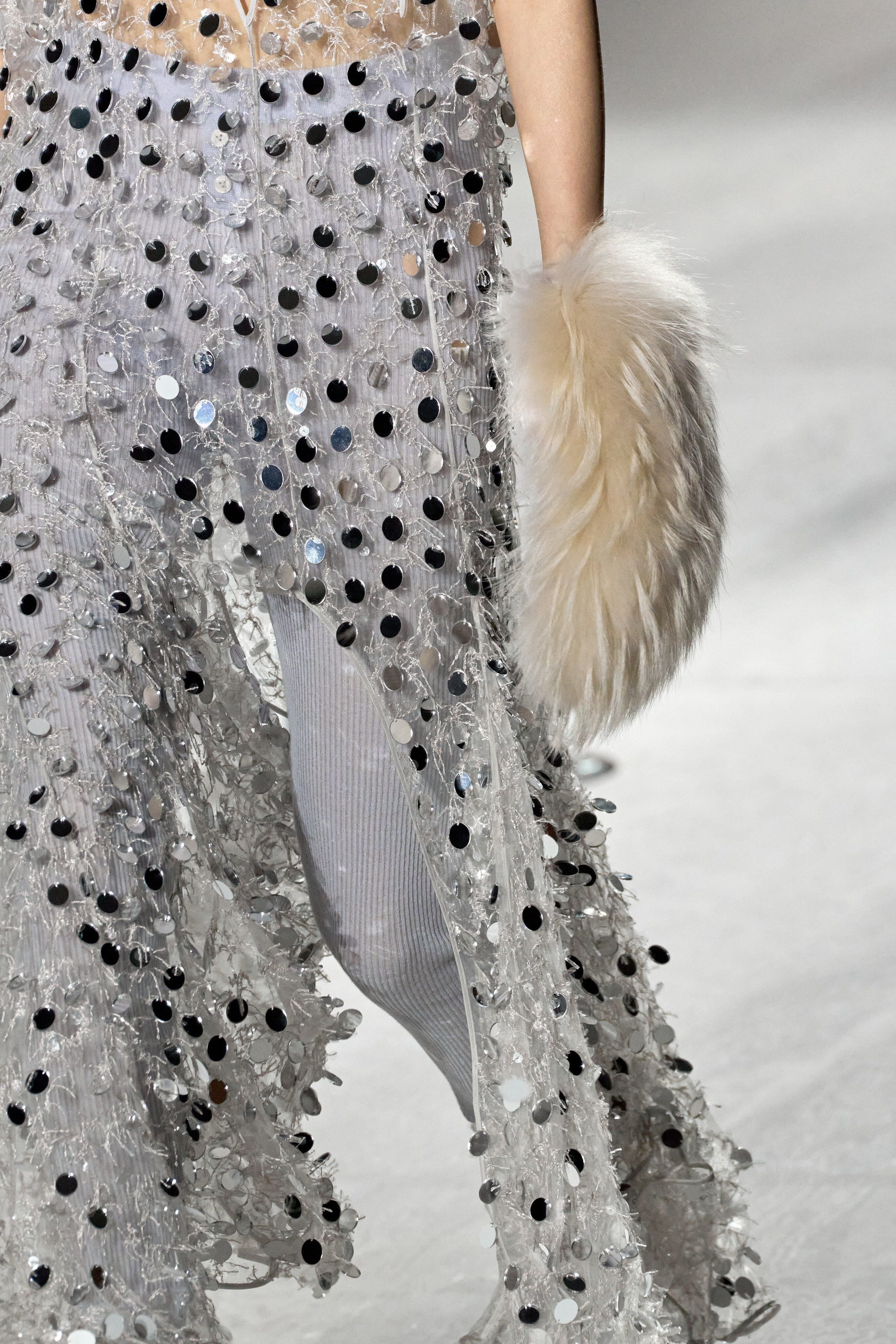 Итоги Недели моды в Париже — 7 трендов, которыми запомнился осенне-зимний сезон 2024 (фото 48)