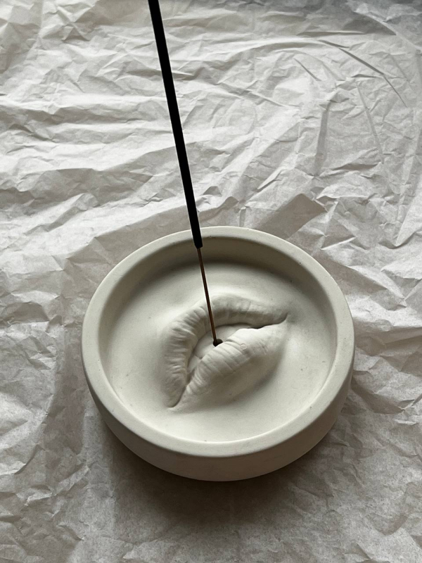 Ваза, набор свечей и фото с автографом Кельвина Кляйна: лайфстайл-подарки к 8 Марта (фото 11)