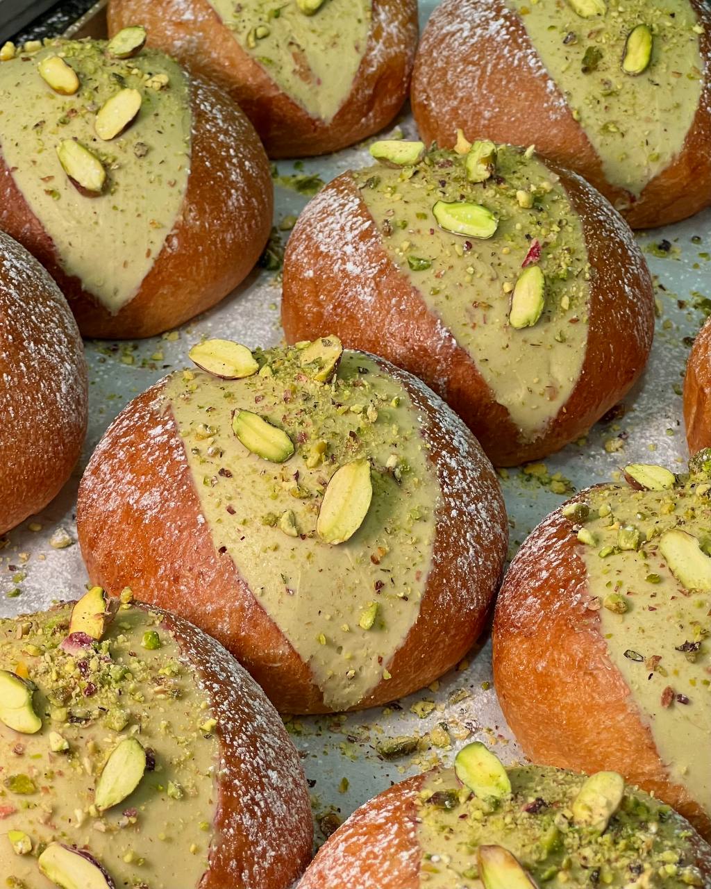 Новости ресторанов: десерт в виде горы Фудзи, печенье из первоцветов и карамельная бабка (фото 2)