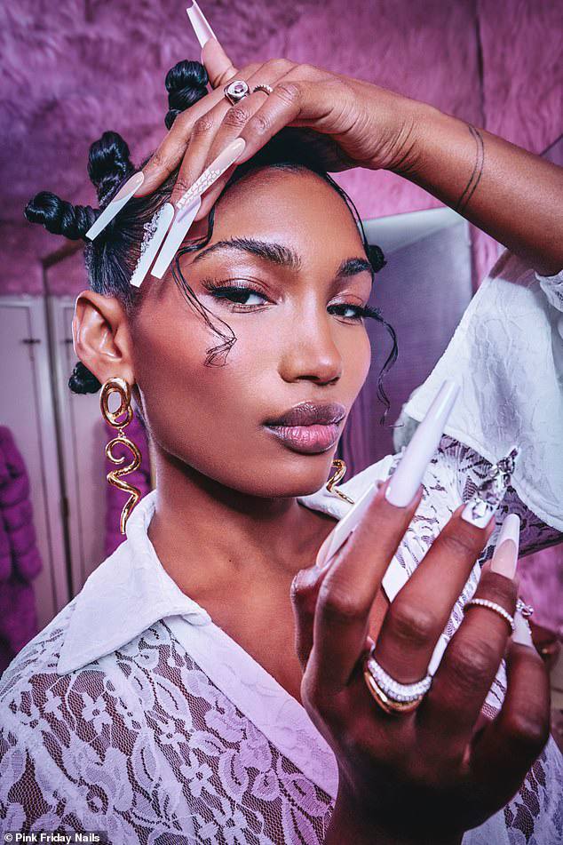 Ники Минаж запускает бизнес по производству накладных ногтей (фото 3)