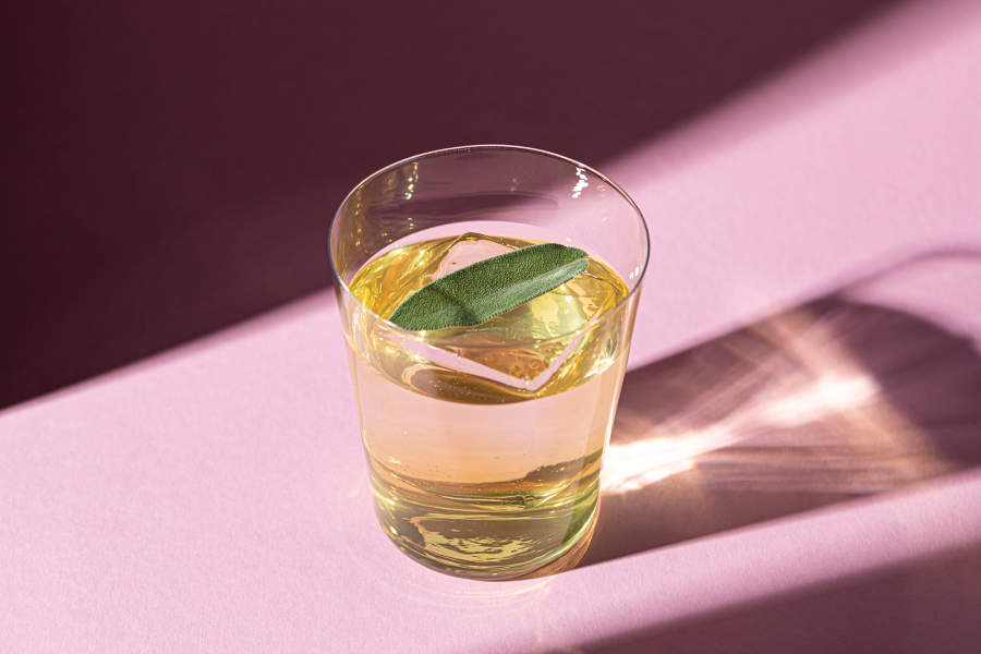 Spring and the City: BURO. и бар Happy End запускают совместную коктейльную карту (фото 3)