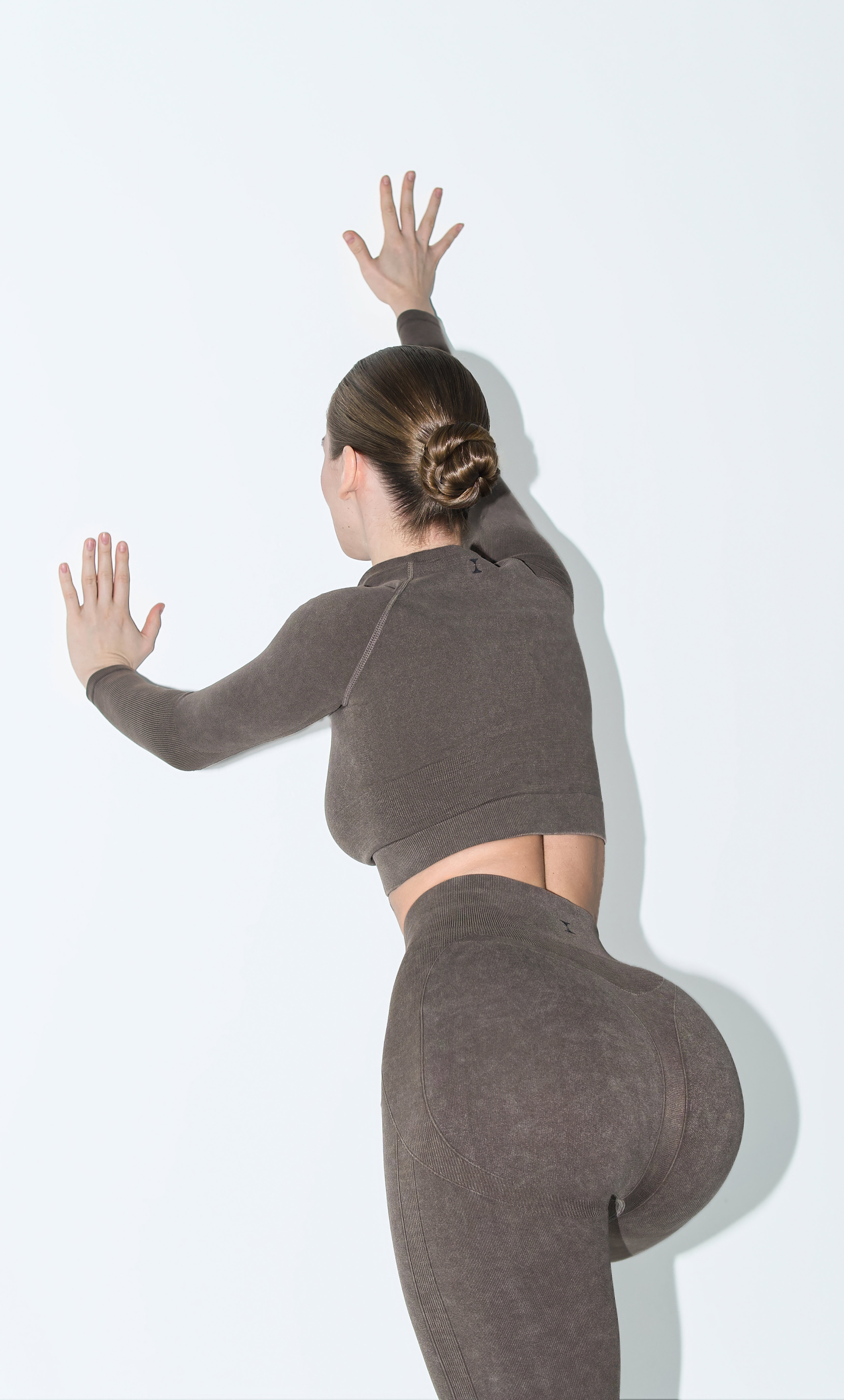 IRNBY выпустил новую коллекцию спортивной одежды (фото 14)