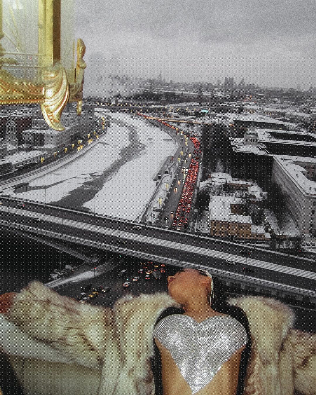 «Мой стиль — винтажная фототерапия»: Саша Маслова — о последних трендах в съемке, пленочной эстетике и советах новичкам (фото 2)