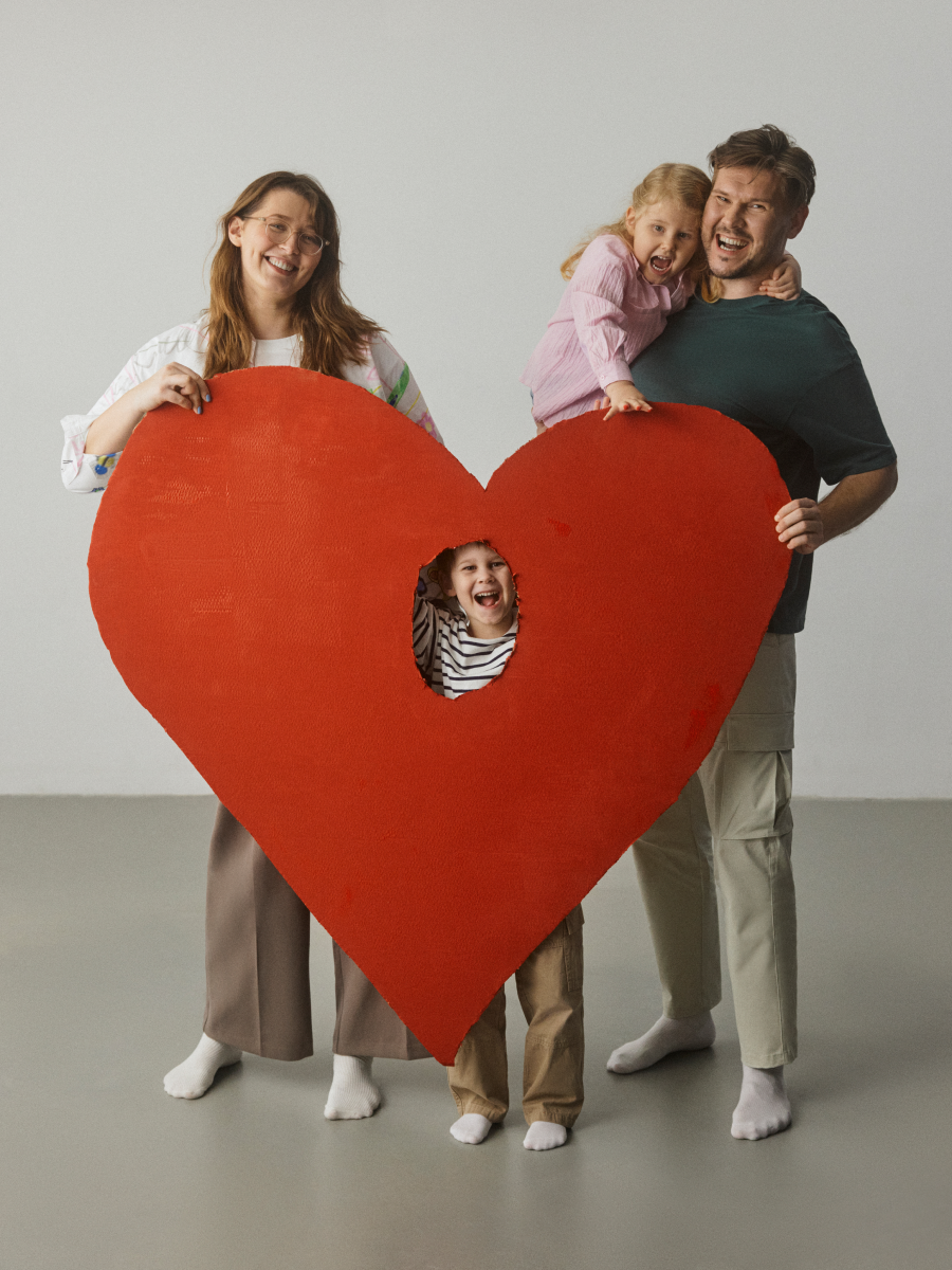 Sela и фонд «Обнаженные сердца» создали совместную капсулу (фото 1)