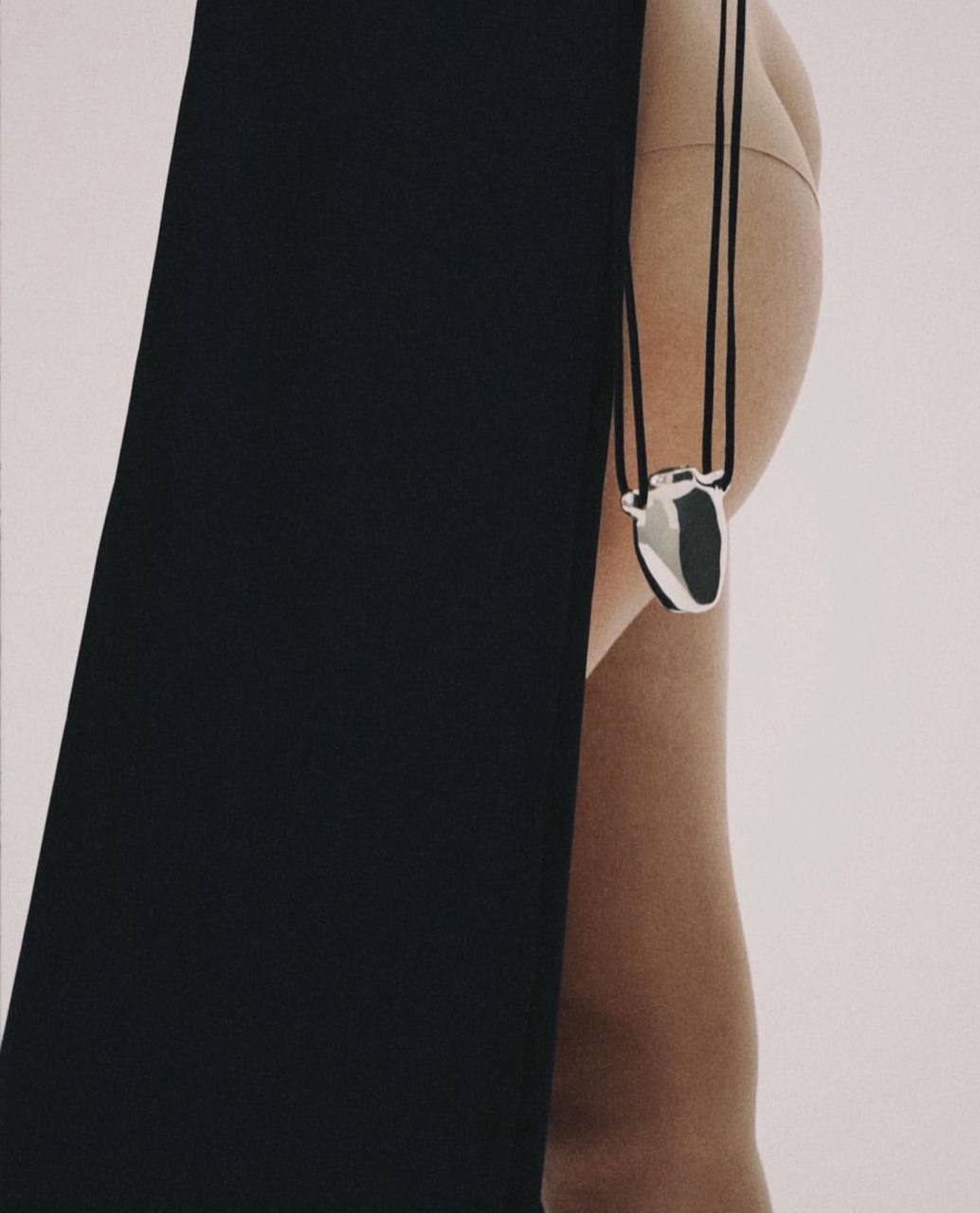 Не то, чем кажутся: 7 многофункциональных украшений в интерьер, аптечку и на запястье (фото 18)