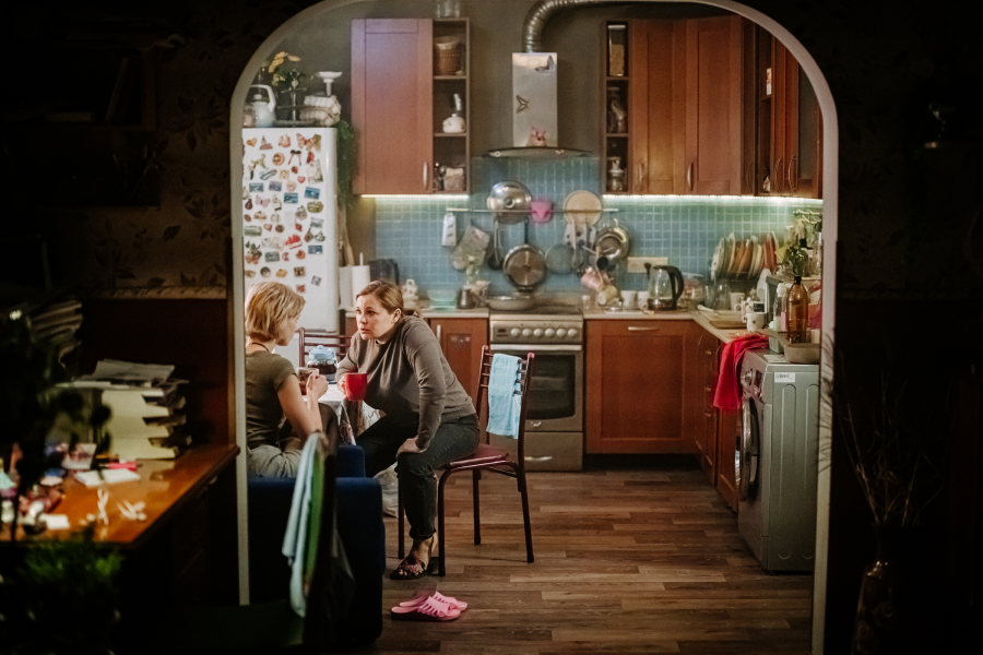 Иви объявил о старте съемок детективного драмеди с элементами фантастики «Гостья» (фото 1)