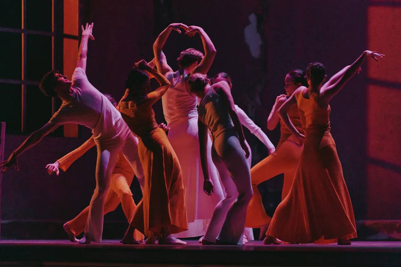 Габриэла Херст создала костюмы для балета «Кармен» хореографа Ариэль Смит (фото 4)