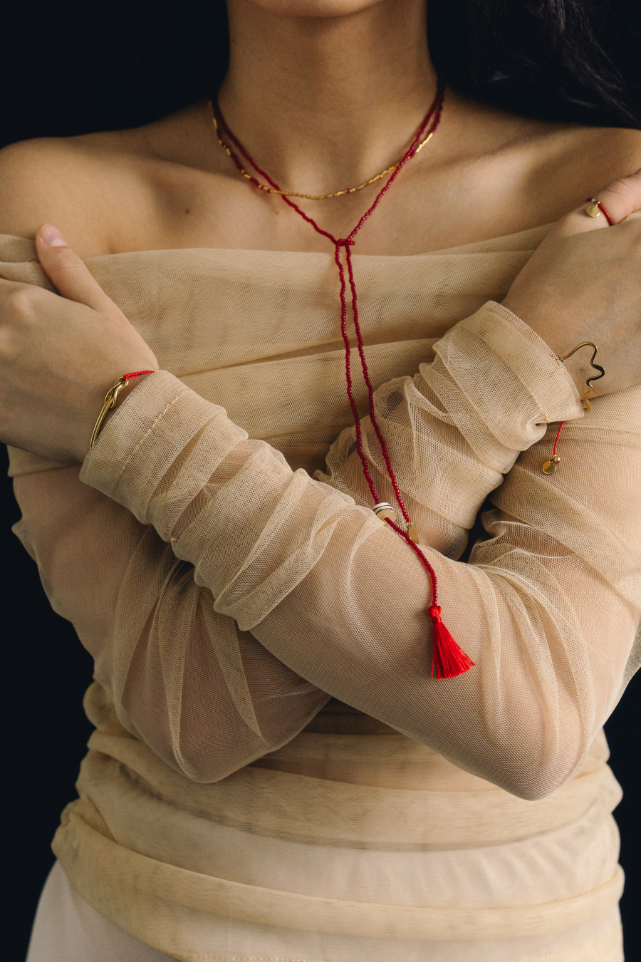 Бренд КАМА представил первую коллекцию украшений «Красная нить» (фото 14)