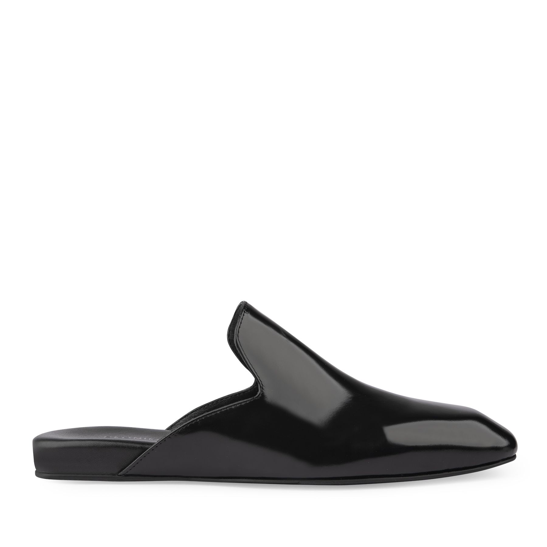 Прозрачная юбка и «плотный» верх — самое модное сочетание сезона весна-лето 2024. Инструкция по применению (фото 5)