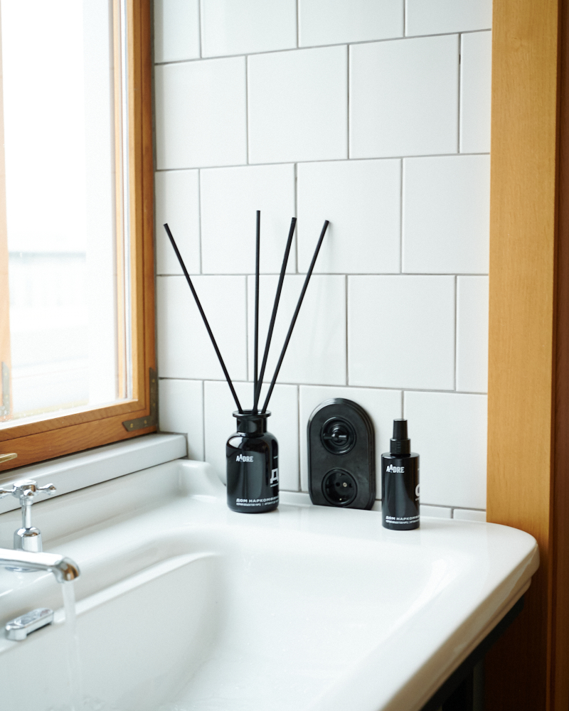 Книжный магазин Дом Наркомфина и бренд Aadre выпустили коллаборацию (фото 2)