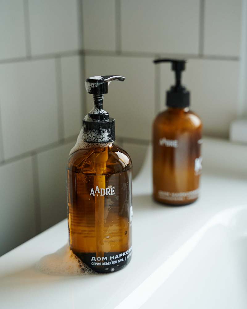 Книжный магазин Дом Наркомфина и бренд Aadre выпустили коллаборацию (фото 1)