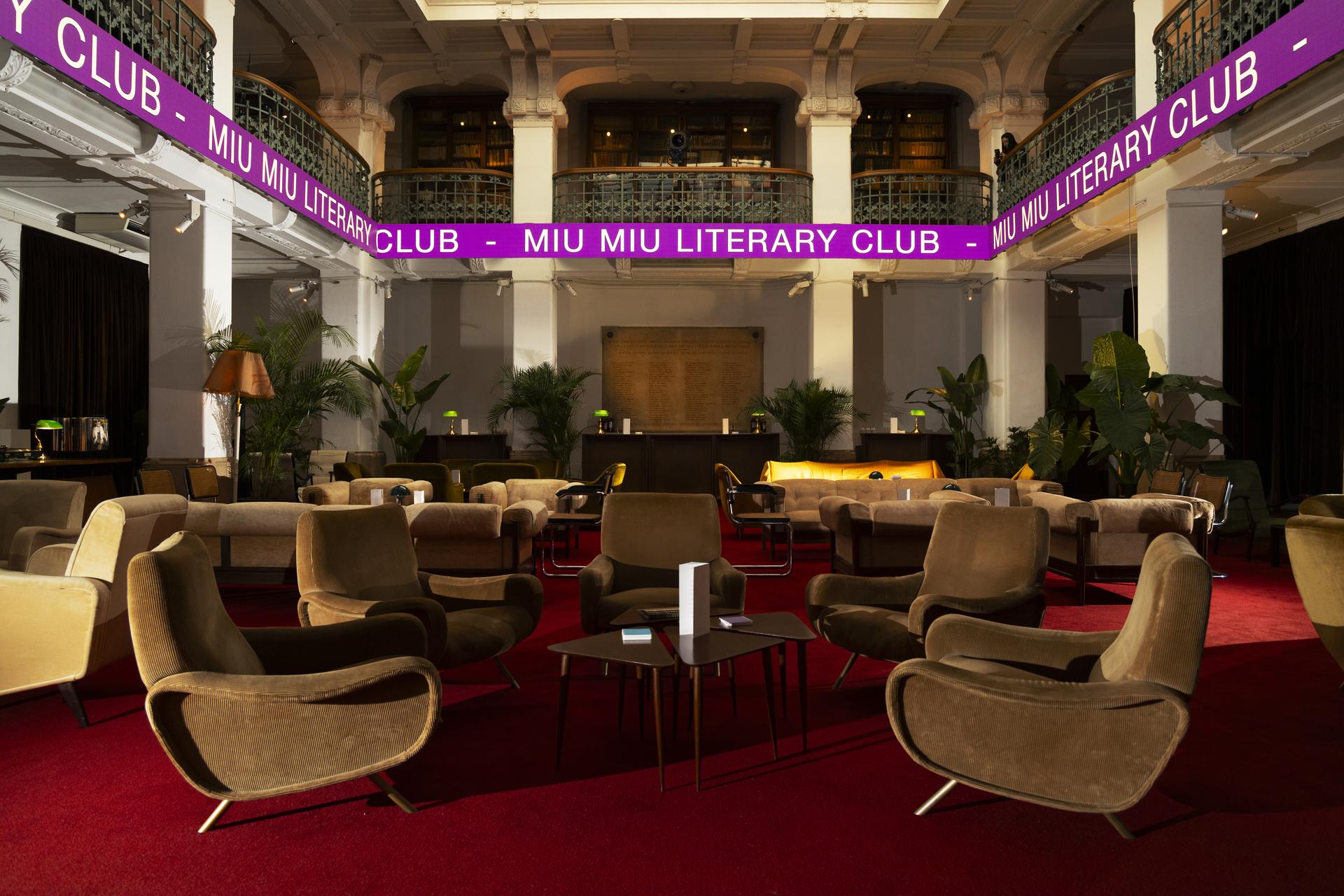 Miu Miu провел первый литературный клуб Writing Life (фото 1)