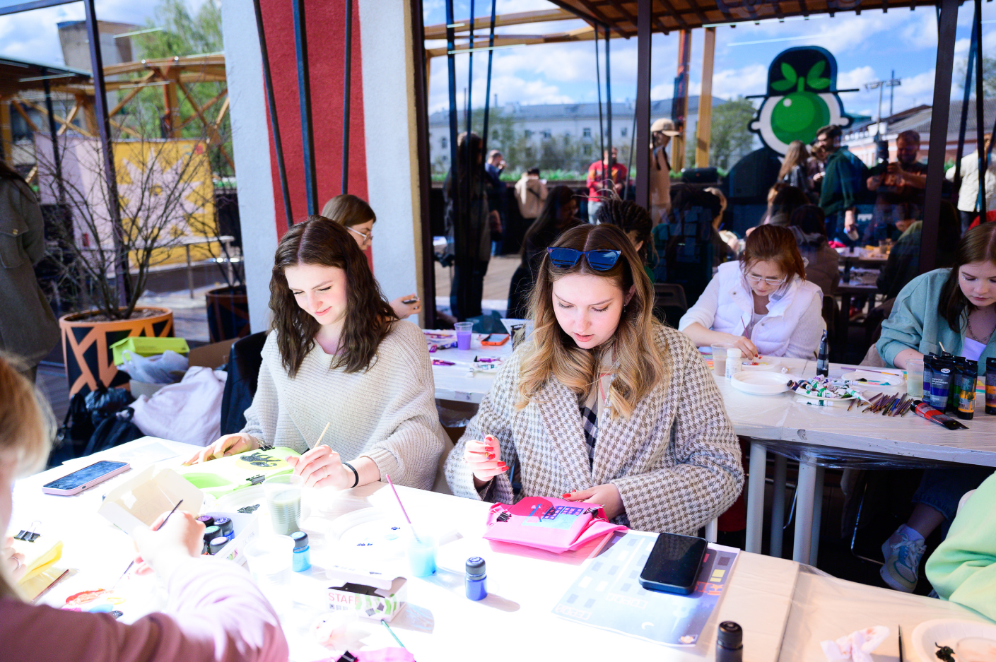 Паблик-токи с актерами, тульские марки и концерт Сюзанны: как прошел фестиваль креативных индустрий «Октава-6» (фото 17)