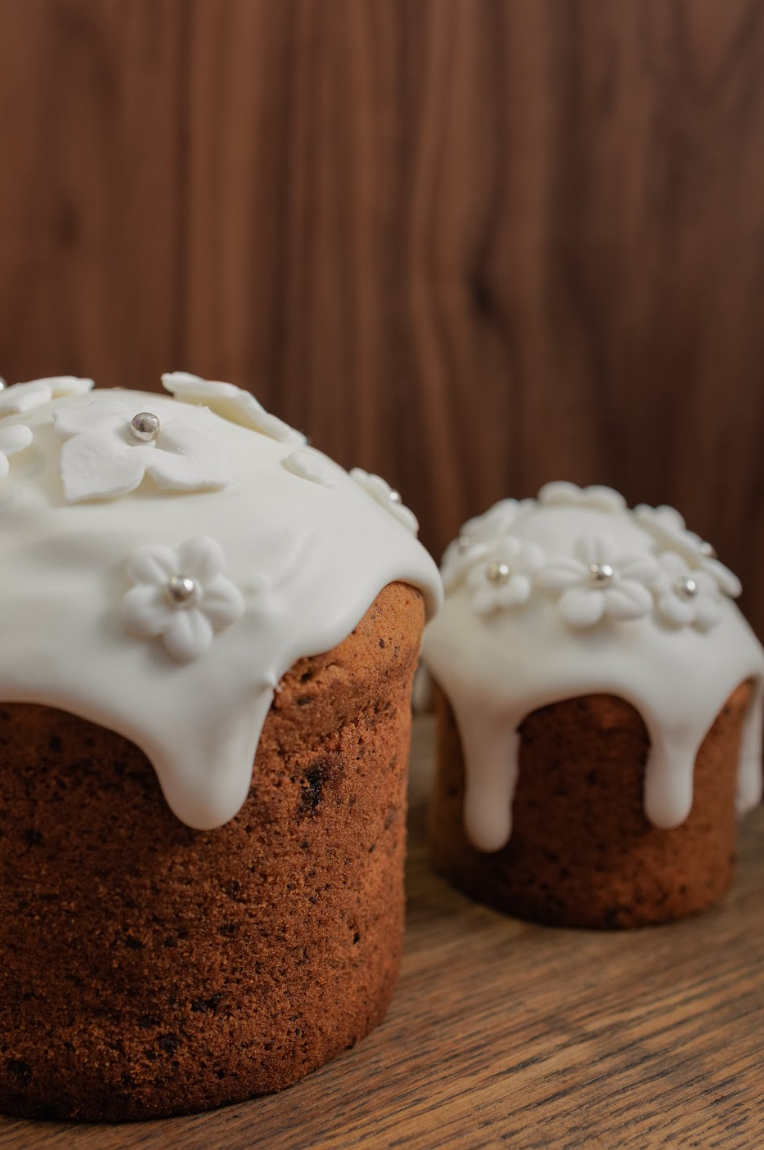 Куличи с малиновым соусом и десерты в виде кроликов: 13 самых интересных пасхальных предложений в Москве (фото 31)