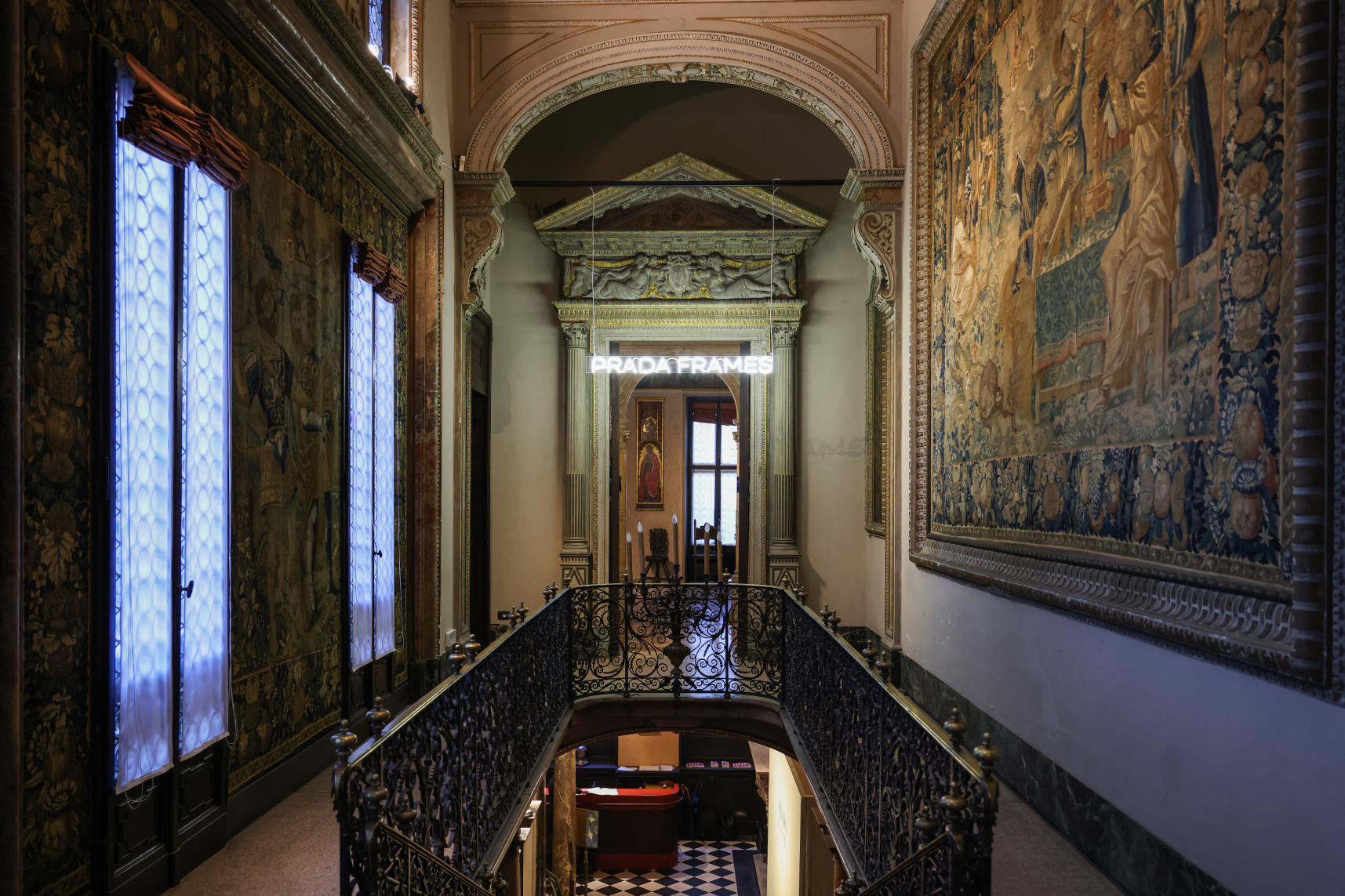 Gucci Ancora, Prada Frames и литературный клуб Miu Miu: хайлайты Salone del Mobile 2024. Выбор BURO. (фото 9)