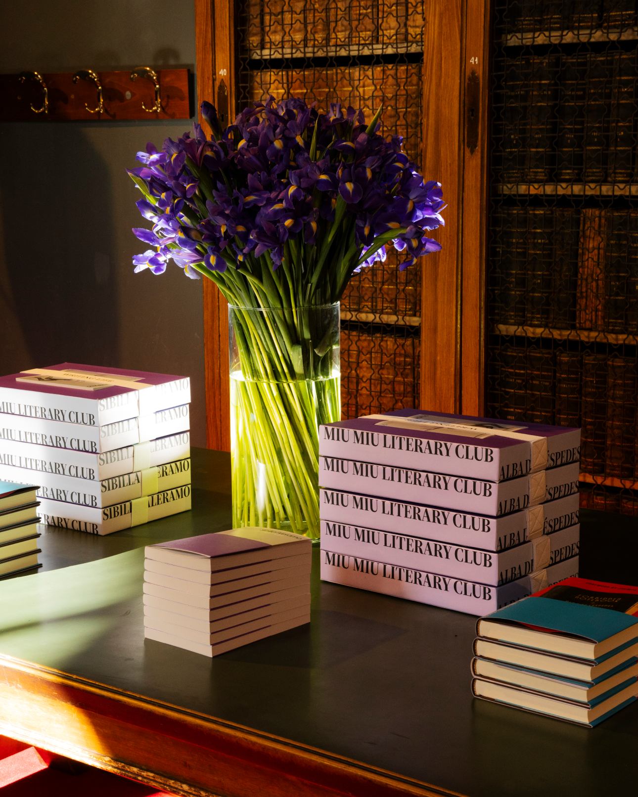 Gucci Ancora, Prada Frames и литературный клуб Miu Miu: хайлайты Salone del Mobile 2024. Выбор BURO. (фото 11)