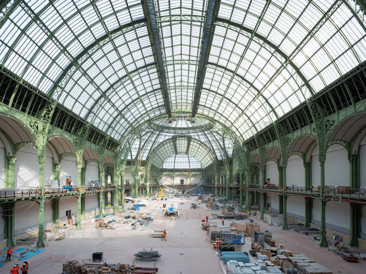 Реставрация Большого дворца в Париже, в котором проходили показы Chanel, завершается (фото 4)
