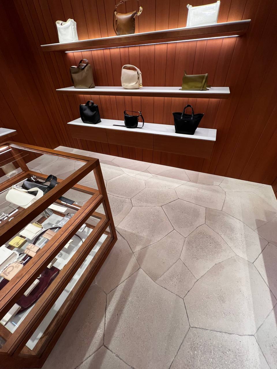 (Ультра)модная Япония: гид по ритейл-пространствам от Ивана Тенграна (фото 20)