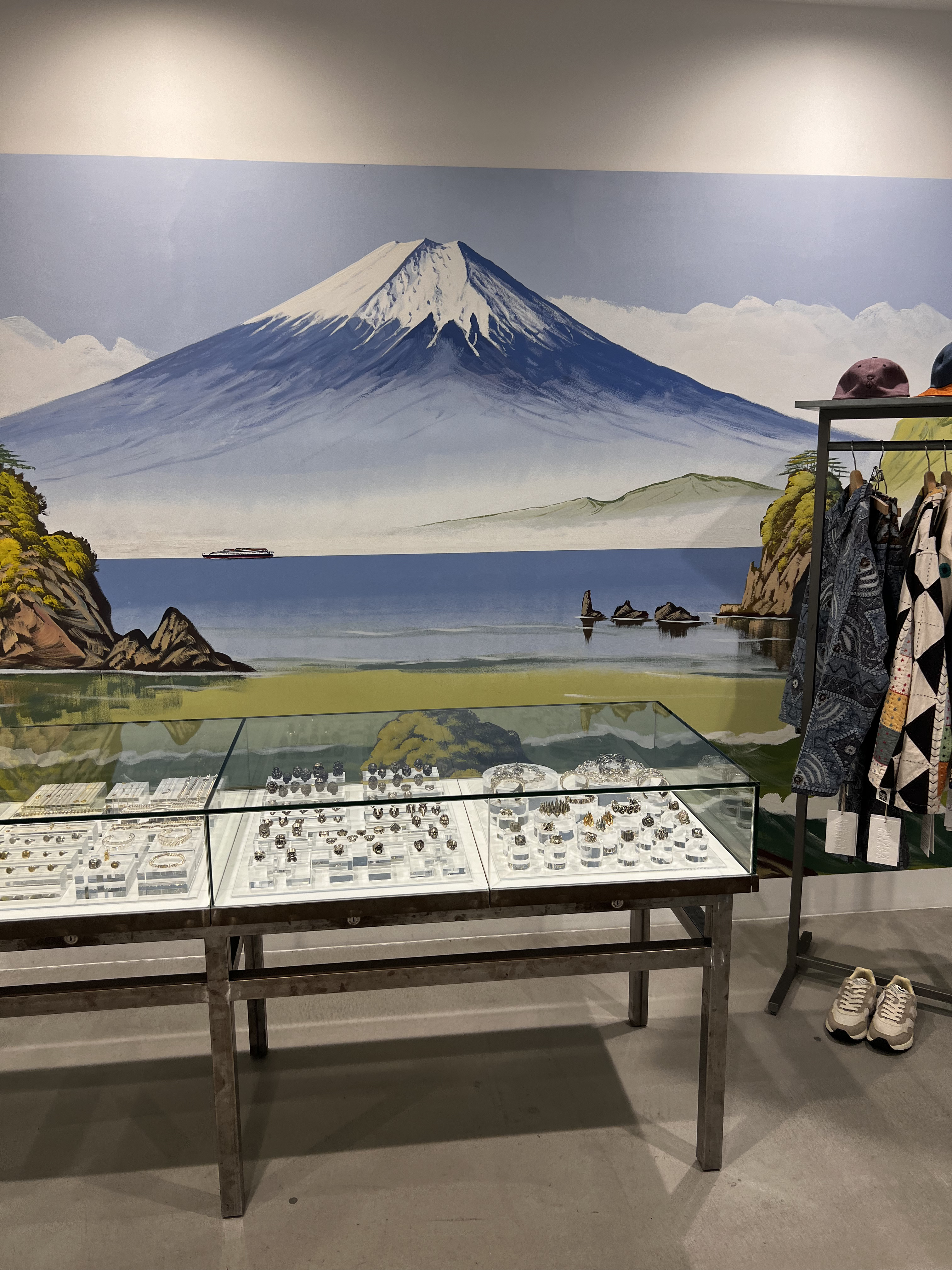 (Ультра)модная Япония: гид по ритейл-пространствам от Ивана Тенграна (фото 50)