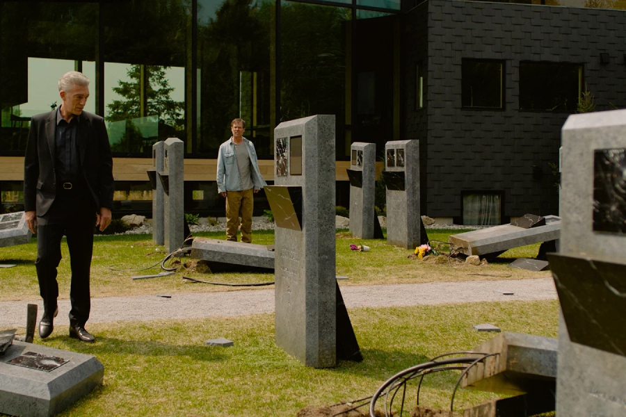 «Анора», «Виды доброты» и «Эмилия Перес»: лучшие фильмы Каннского кинофестиваля. Выбор BURO. (фото 1)