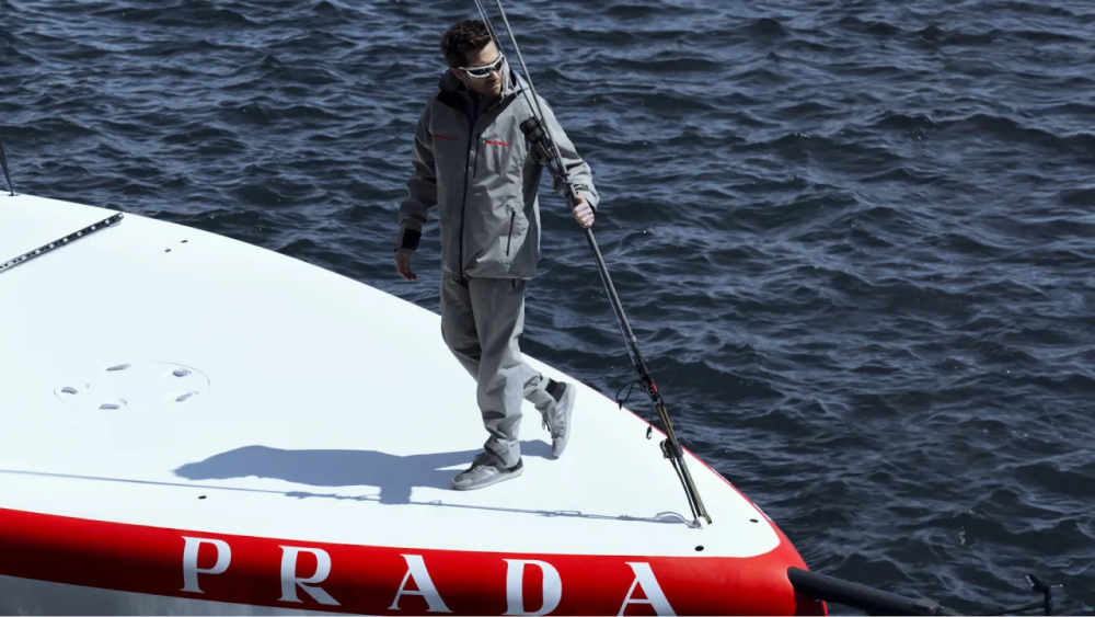 Джейк Джилленхол стал лицом новой коллекции оптики Prada Linea Rossa (фото 3)