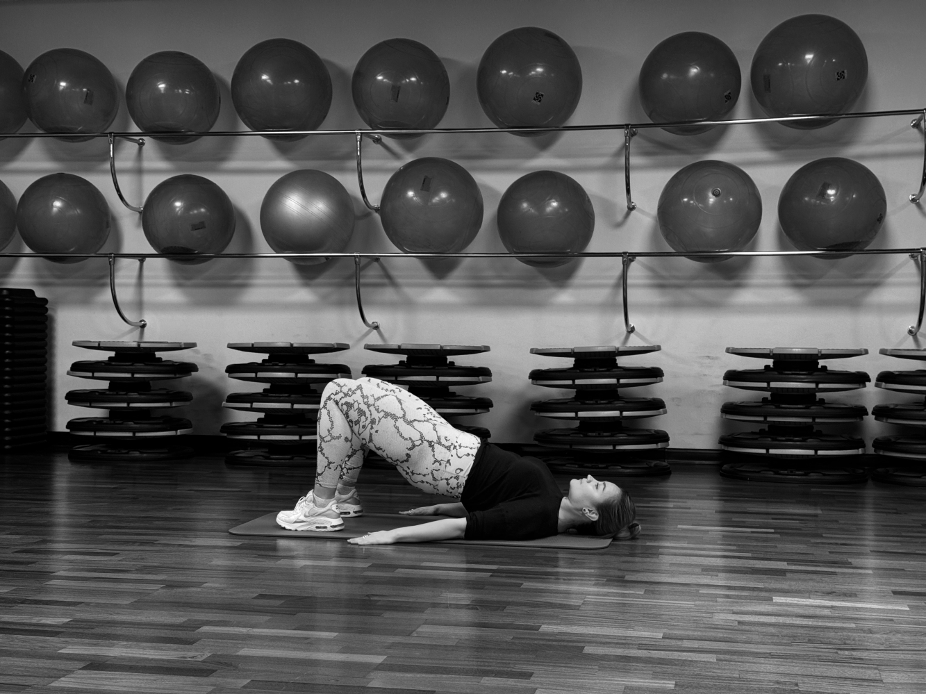 Какая тренировка подойдет даже для ленивых? Показывает фитнес-инструктор (фото 5)