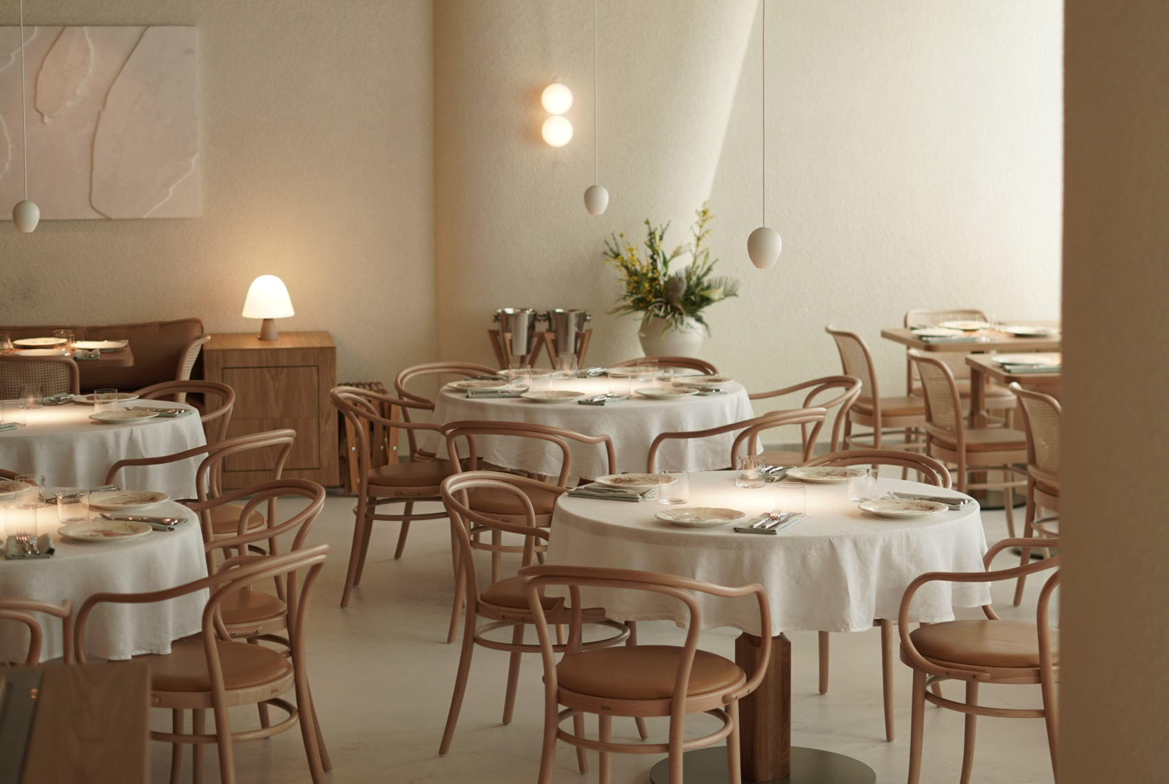 Новости ресторанов: гребешок с хурмой, тефтели с бузиной и тар-тар из красного окуня (фото 1)