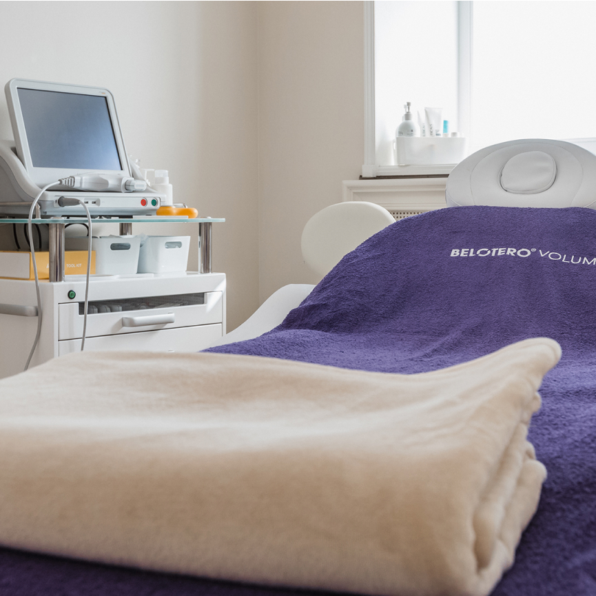 Терапия холодом и вакуумный гидропилинг: на какие бьюти-процедуры стоит записаться после каникул (и не только) (фото 24)