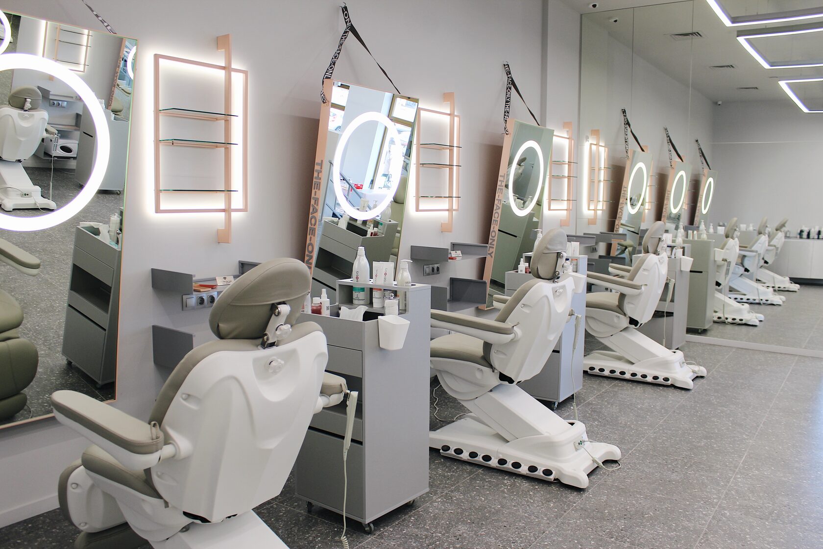 Детокс-интенсив и мезотерапия Match Power: на какие бьюти-процедуры стоит записаться до конца лета (фото 2)