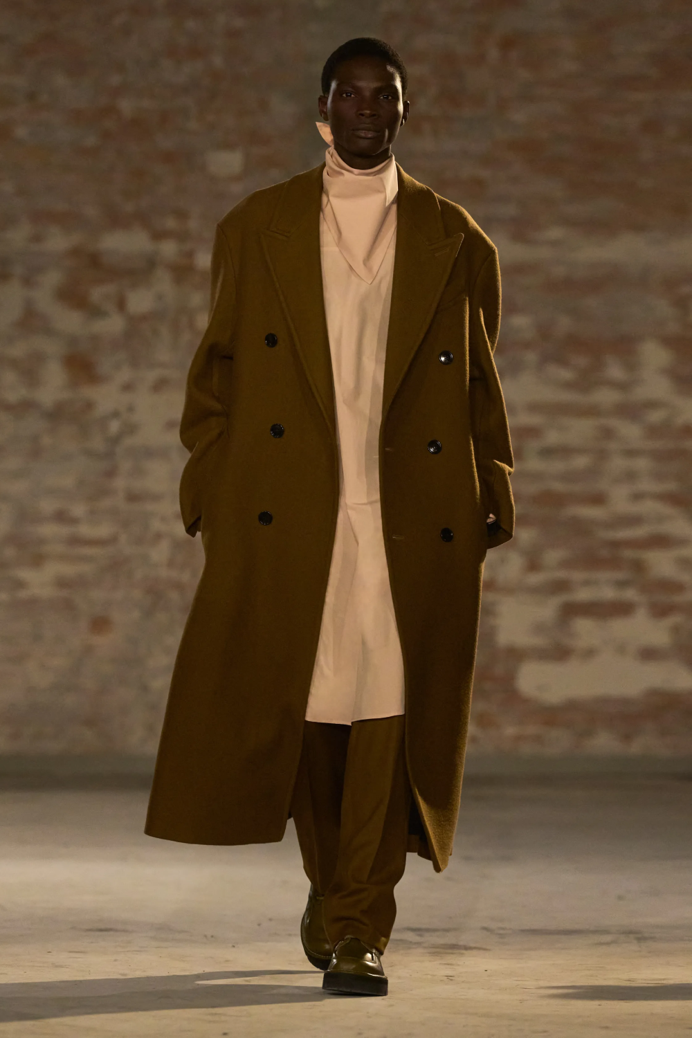 Чему нас научила мужская Неделя моды в Милане и Париже осень-зима 2025. Очевидное vs. невероятное (фото 31)