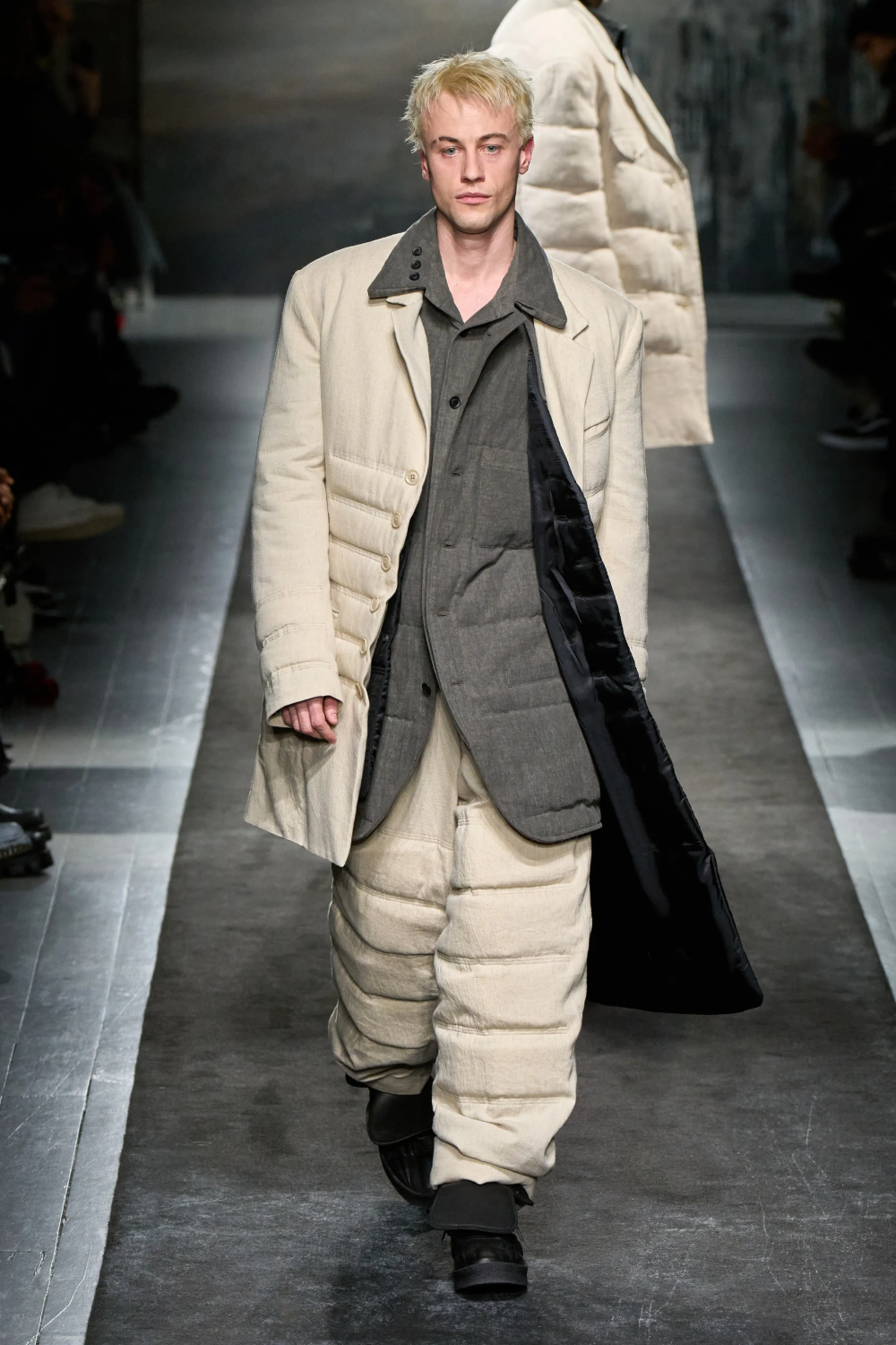 Чему нас научила мужская Неделя моды в Милане и Париже осень-зима 2025. Очевидное vs. невероятное (фото 41)