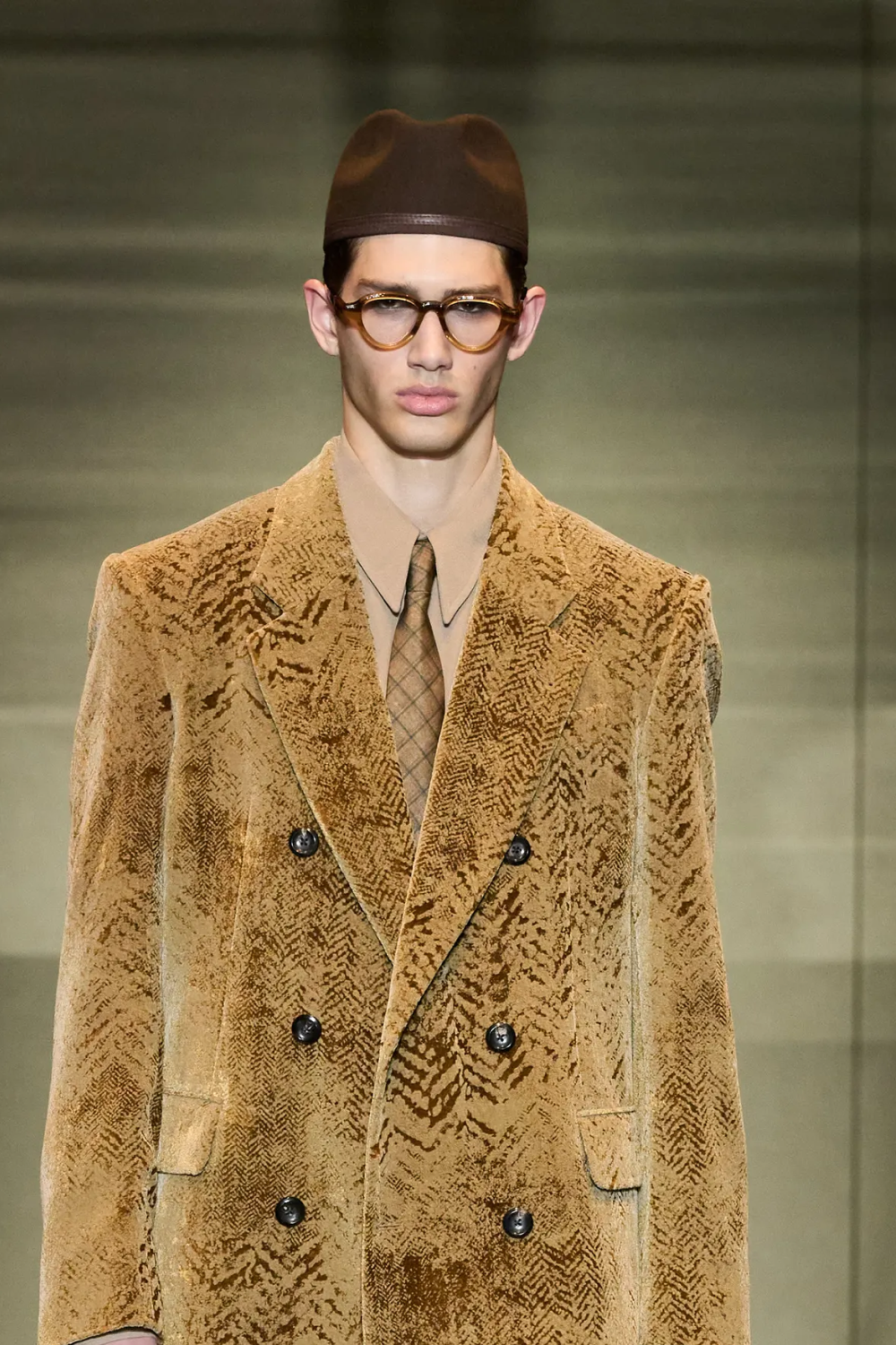 Чему нас научила мужская Неделя моды в Милане и Париже осень-зима 2025. Очевидное vs. невероятное (фото 67)