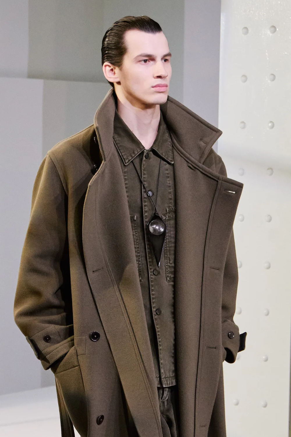 Чему нас научила мужская Неделя моды в Милане и Париже осень-зима 2025. Очевидное vs. невероятное (фото 70)