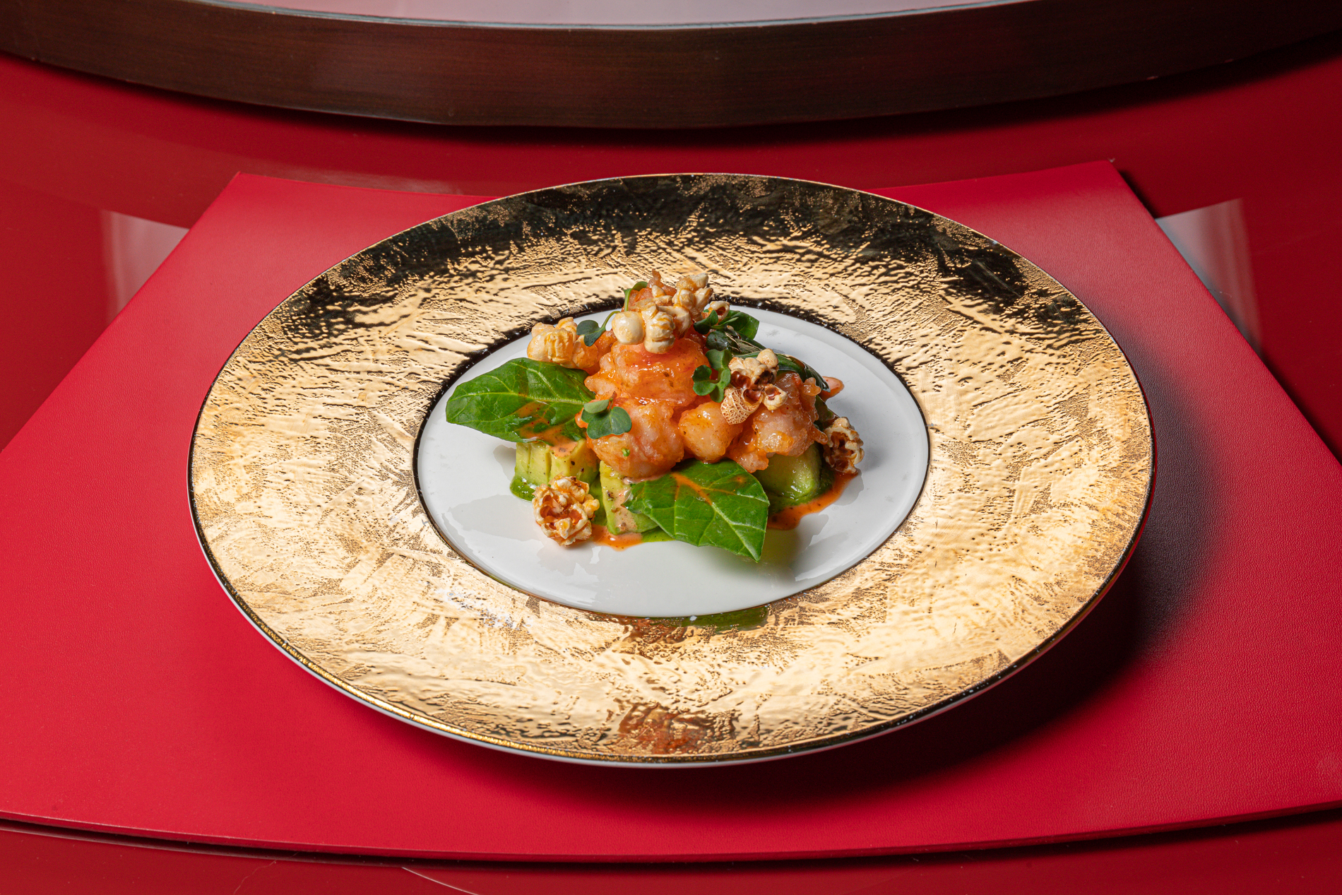 Новости ресторанов: сашими из желтохвоста, маринованные свиные ушки и мусака с осьминогом (фото 6)