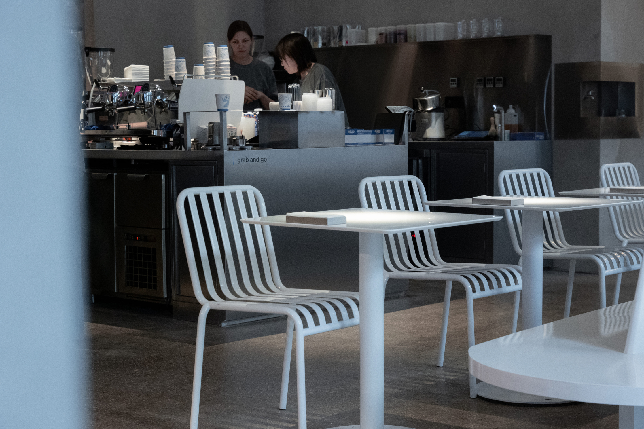 Новости ресторанов: сашими из желтохвоста, маринованные свиные ушки и мусака с осьминогом (фото 2)