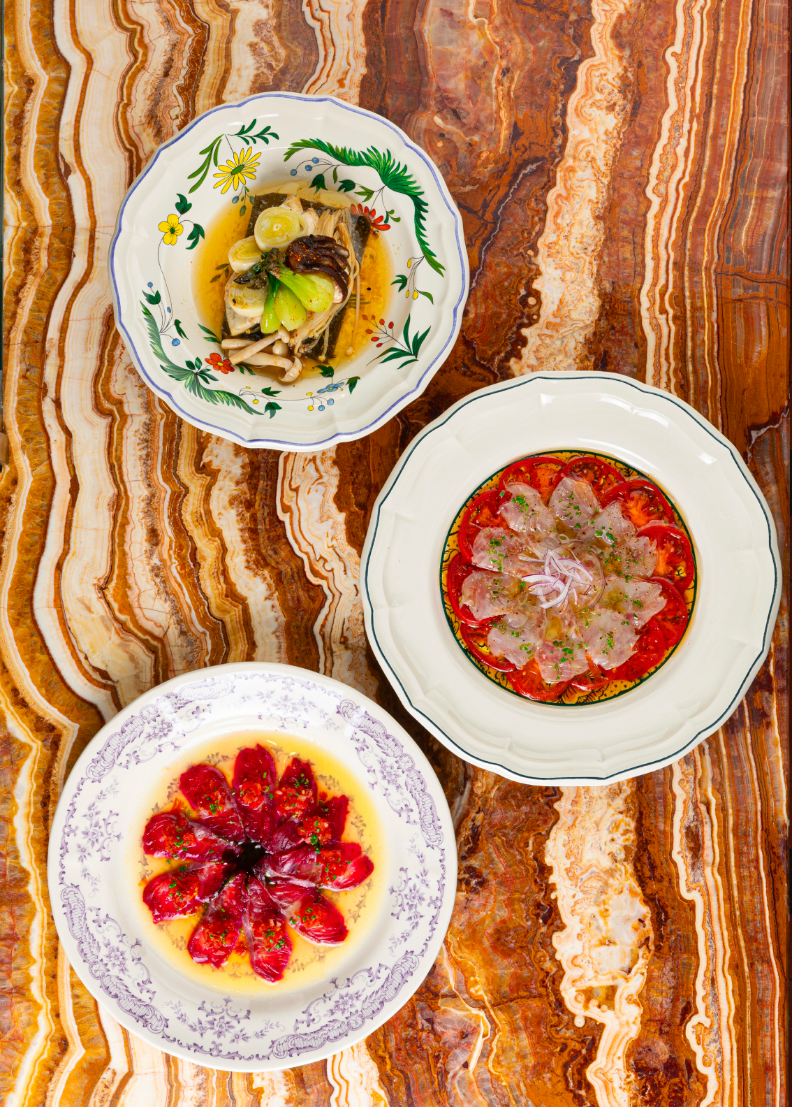 Новости ресторанов: сашими из желтохвоста, маринованные свиные ушки и мусака с осьминогом (фото 4)