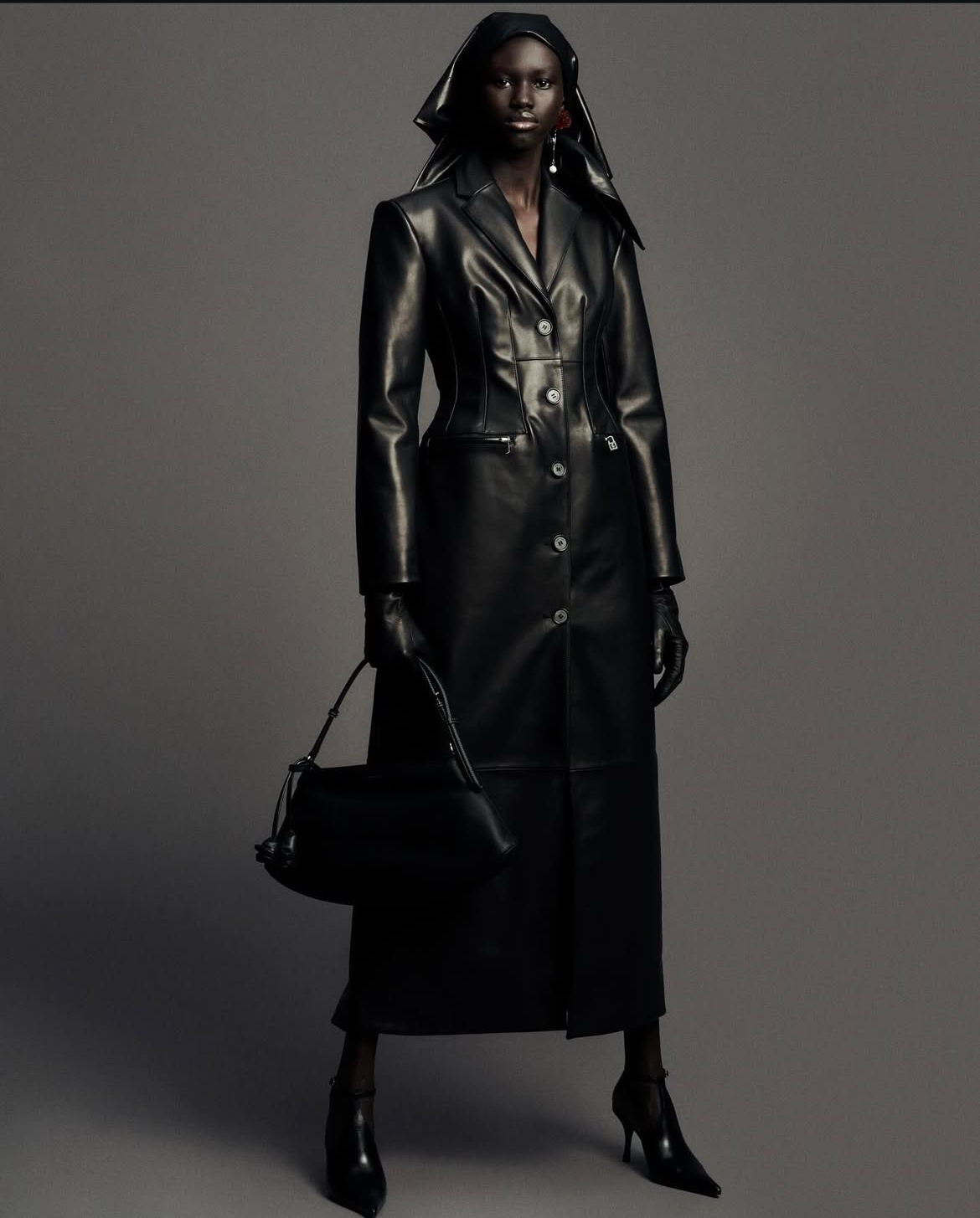 Magda Butrym показал рекламную кампанию pre-fall-коллекции 2025 (фото 4)