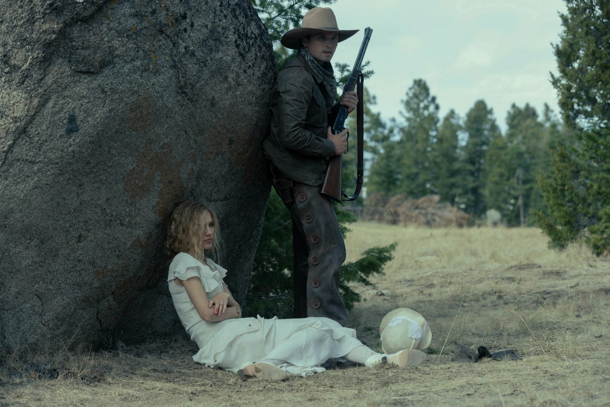 «Белый лотос» и «Аутсорс»: какие сериалы смотреть в феврале (фото 31)