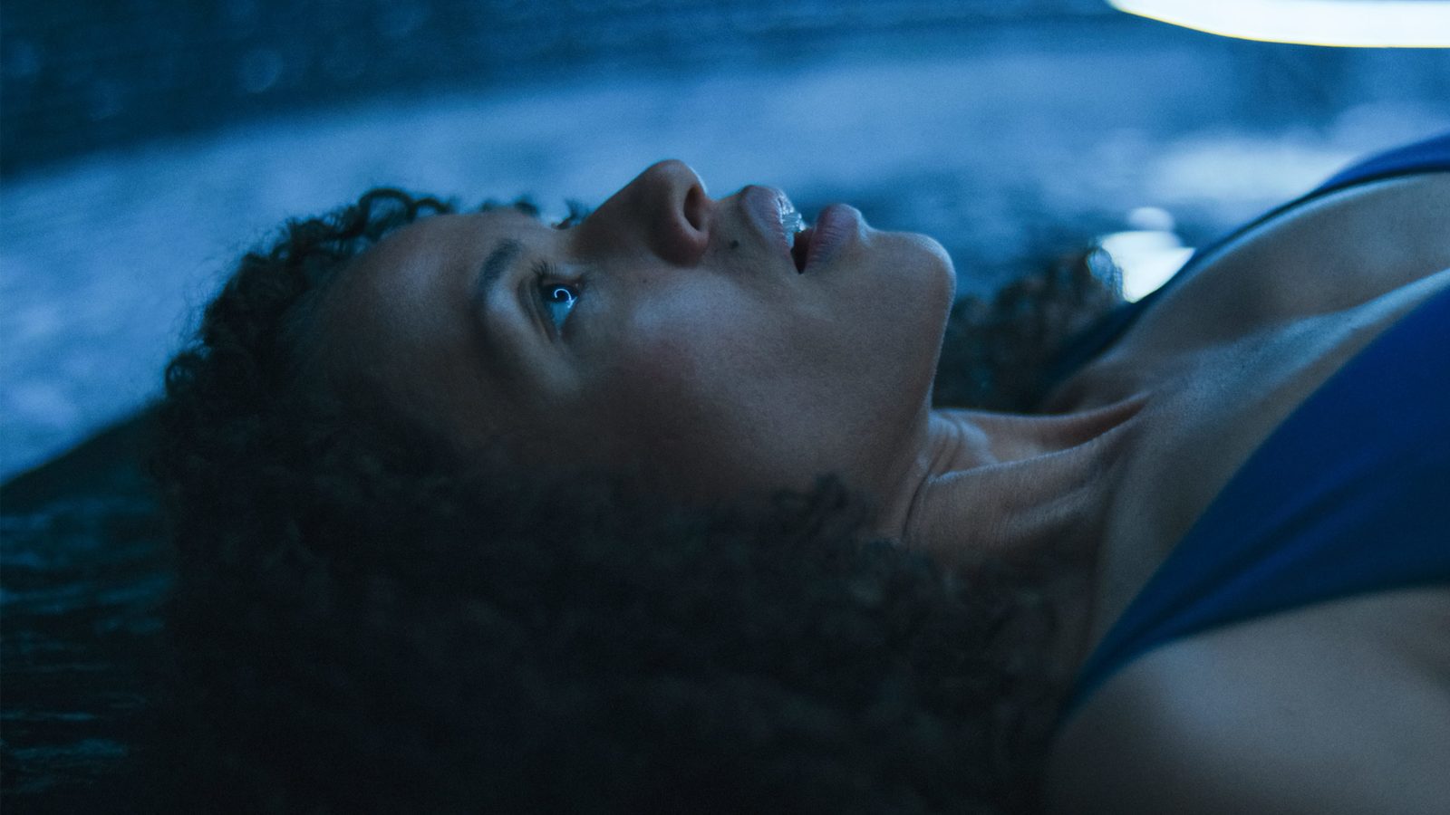 «Белый лотос» и «Аутсорс»: какие сериалы смотреть в феврале (фото 28)