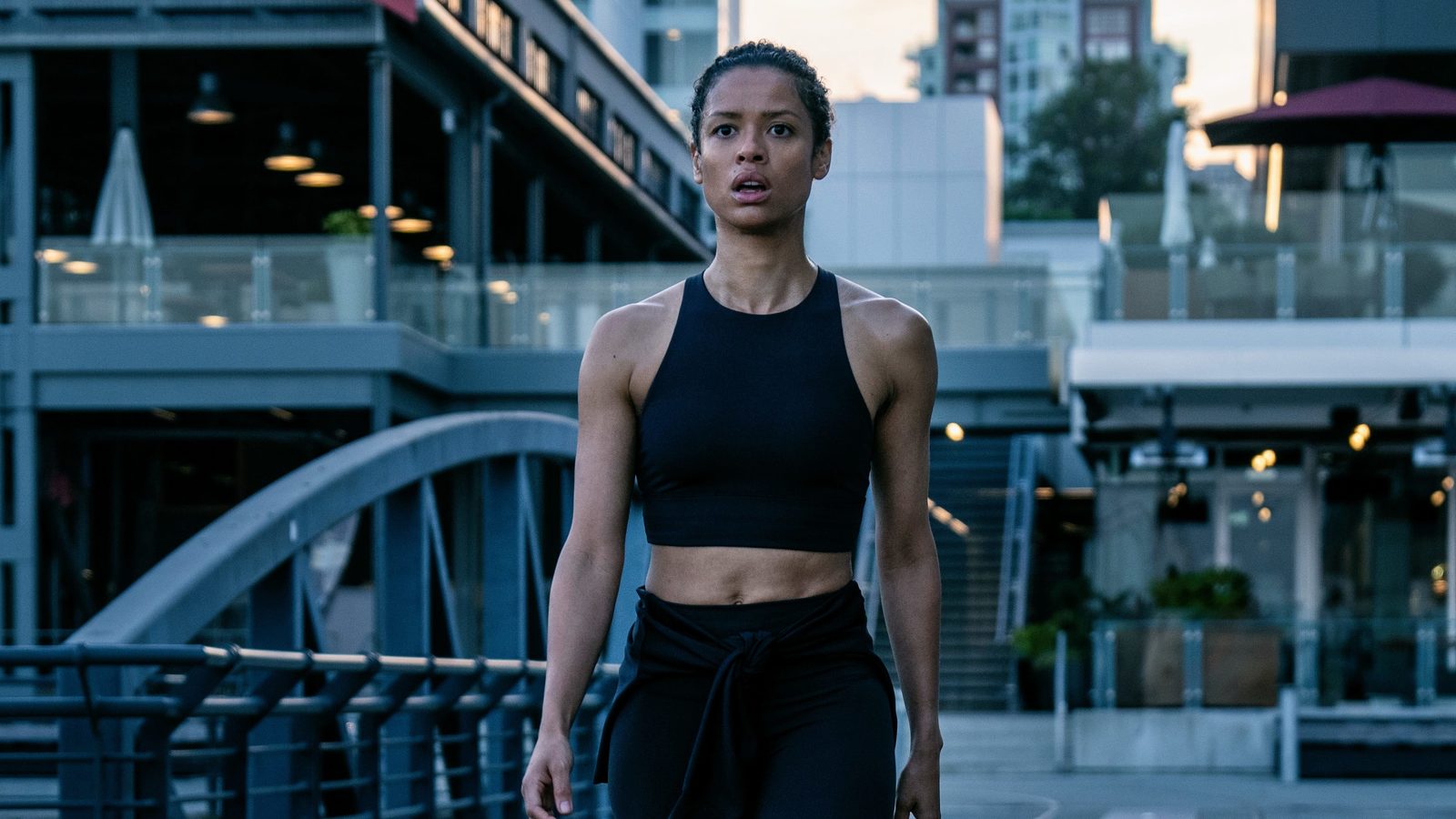 «Белый лотос» и «Аутсорс»: какие сериалы смотреть в феврале (фото 29)